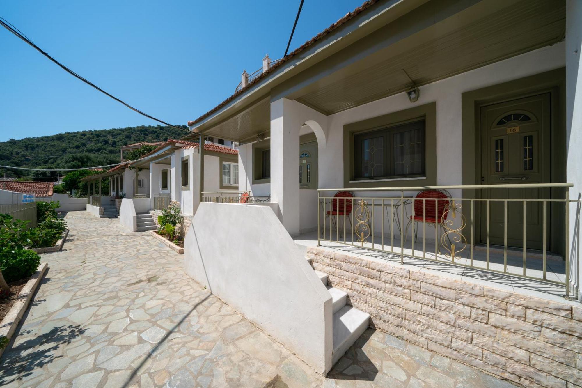 Makis Village-Apartments Agia Efimia Exterior foto